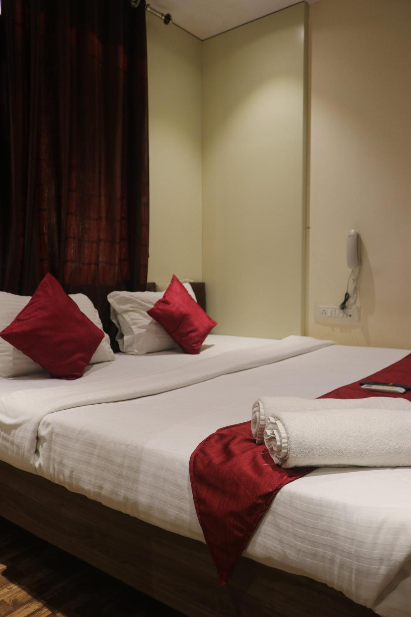 Hotel Pub Street Inn Navi Mumbai Eksteriør bilde